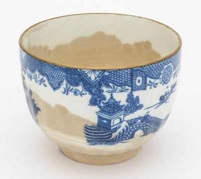 The Ceramics and Glass Group is thrilled to announce that it is making arrangements to bring Lauren Fair and her Stain Reduction Workshop to London! There will be two two-day workshops taking place on 2nd-3rd and 4th-5th August.