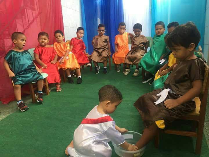 iamimanuel's tweet photo. You just have to love these kids demonstrate the passion of Christ https://t.co/WVdut74mt3