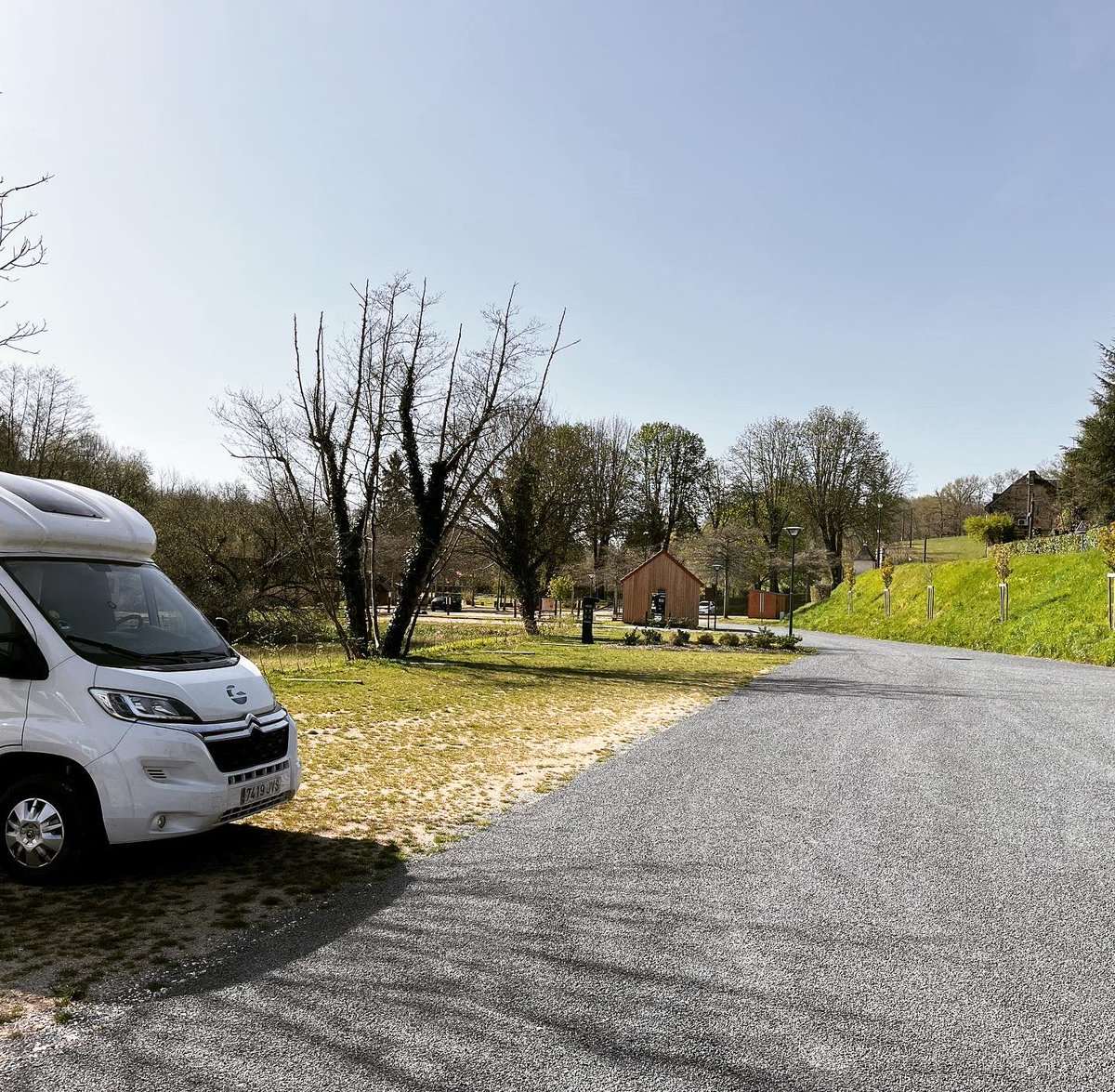 CaravanerosBlog's tweet image. Precioso pueblo del #Perigord con una estupenda área de #autocaravanas por solo 4€ #recomendar