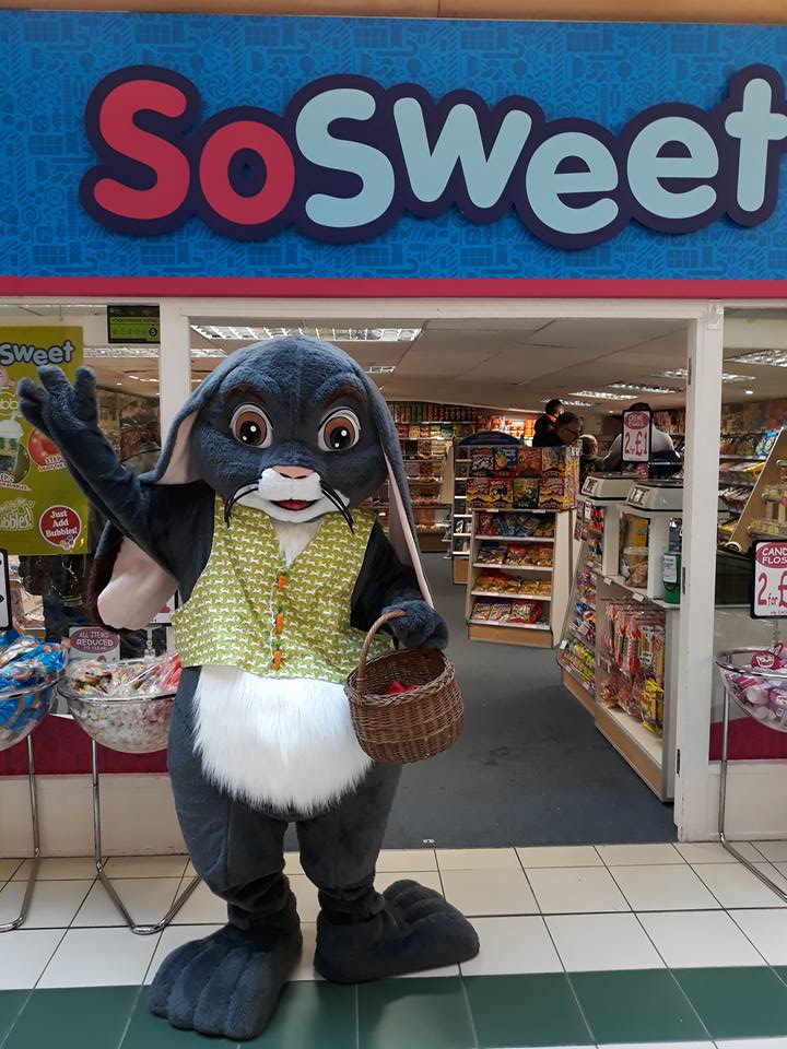 🐰 The Easter Bunny is hopping around Green Lanes today &amp; tommorow.
Make sure you bounce by and collect your very own Easter treat 🥚

#easter #easterbunny #greenlanes #shopping #barnstaple #northdevon