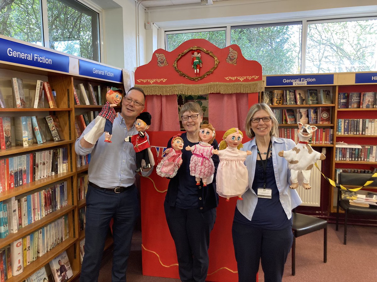 BromLibraries's tweet photo. Day 7 of the Children’s Team Jubilee Puppet Show Tour: #BurntAshLibrary. The last show of the first leg of the tour ended on a high note yesterday! Enjoyed by adults and children alike! The tour will be back in the May/June half term. @LBofBromley @Better_UK @BromleyWell https://t.co/T3bUdrQQP7