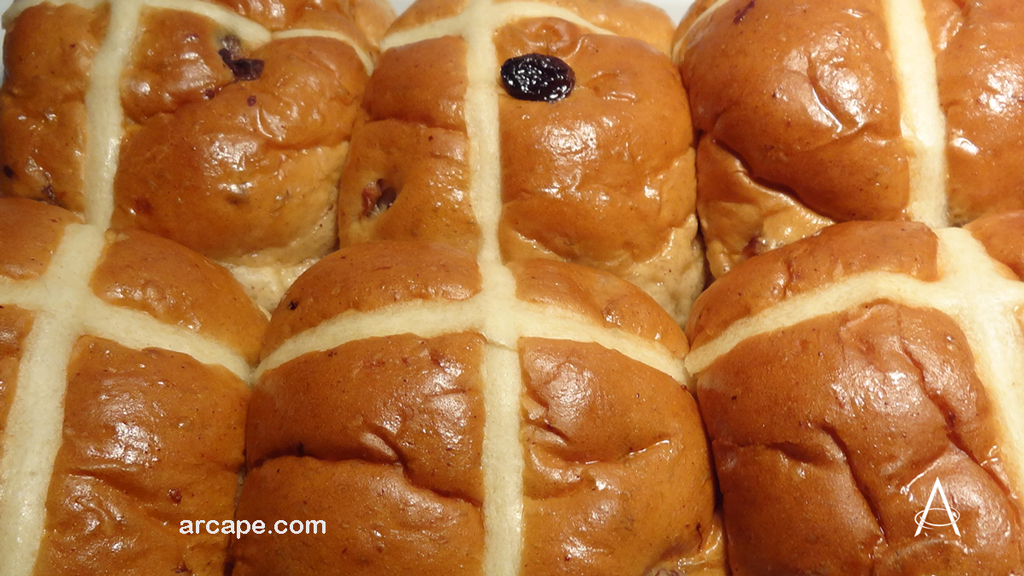 Enjoy your sweetly spiced hot cross bun on #GoodFriday2022