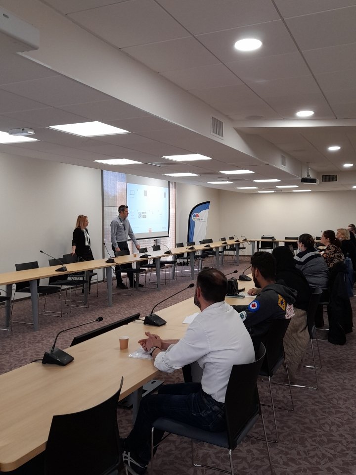 #tousmobilisés #recrutement <a href="/lidlfrance/">Lidl France</a> ce matin pour l'ouverture de deux magasins sur Nîmes, plusieurs postes proposés d'employés polyvalents. Les candidats mobilisés ! 👏 au @Poleemploi <a href="/Nimes7collines/">PôleEmploi 7Collines</a>, <a href="/JulieVetault/">julie vetault</a> <a href="/NimesMetropole/">Nîmes Métropole</a>