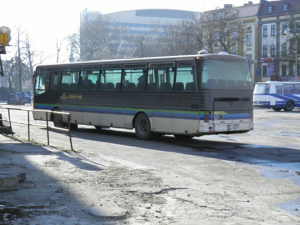 zbiorkomD's tweet photo. To se ne vrati ...
🚌 Setra S215 UL
🏁 PKS Transpol Legnica
🅰️ kurs nr 36 ze Szklarskiej Poręby Górnej do Lubina
🚏 dworzec autobusowy w Legnicy
📅 3 lutego 2013
📸 Wojciech Głodek
#przystanekd #pks #legnica #transpol #dworzec #dworzecautobusowy #setra #autobusempodolnym… https://t.co/0wsz5S0PnM