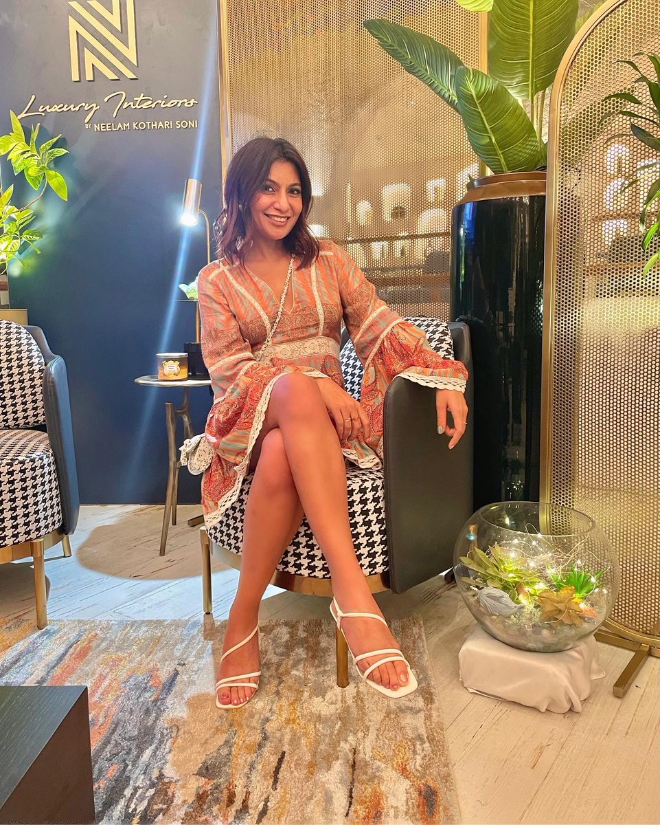 maliniagarwal's tweet photo. Dress up and show up! 💃🏻

Outfit - @ShrutiSancheti1 
Bag - #embelliebyg
Shoes - @TruffleIndia 
Styled by - @rishikadevnani 
Assisted by - @Romamaityy 
HMU - #makeupbydeeptimota 
#missmaliniootd #fashion #opa #events #weekendvibes https://t.co/gHuI7swZe8