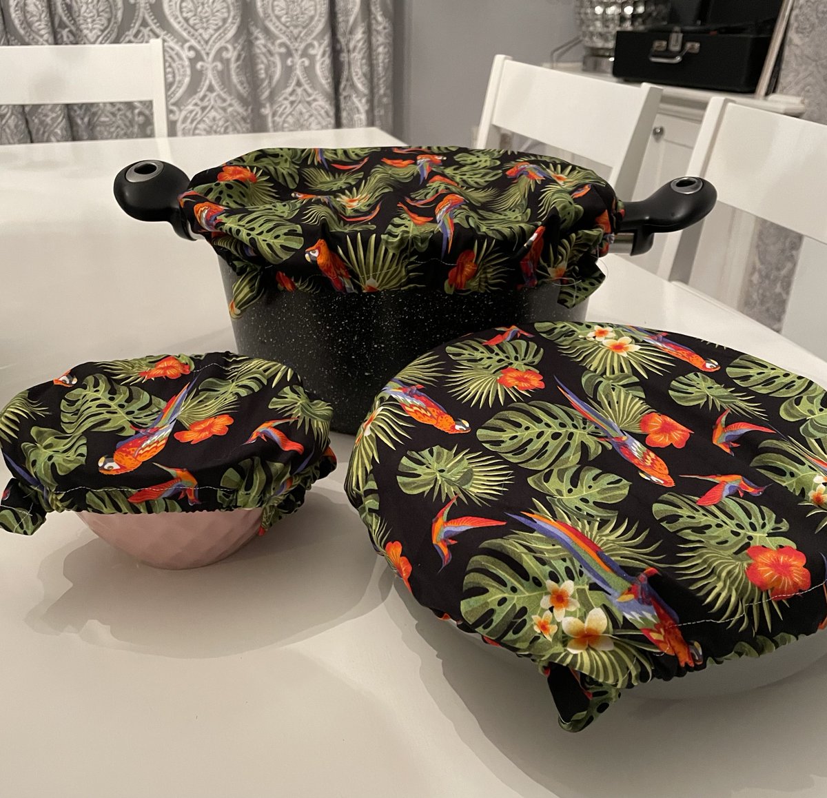 _gotyoucovered's tweet photo. Warmer times are coming which means al fresco dining is here... and so are the insects! Solve the problem by purchasing our recyclable, washable, sustainable set of 3 coverings at only £6 per pack. Send your requests to joycek@stmartins.caerphilly.sch.uk @YEWales @StMartinsInfo https://t.co/QJ3BpcuqzW