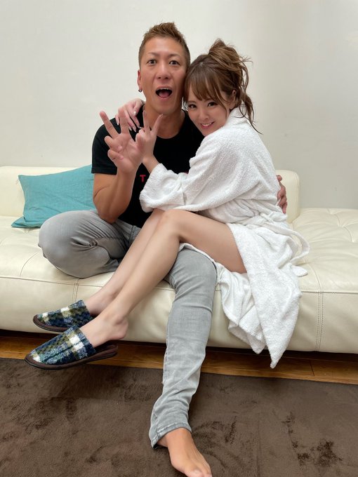 これは引退作の時の写真☺️ 久々に会ったからデビュー作の時の話もしました😚黒田さんありがとうございました😊 デビュー作の時、「わ！これが有名男優さんのアレなのか！」とワクワクした事を思い出しますw  (@kuro_avd