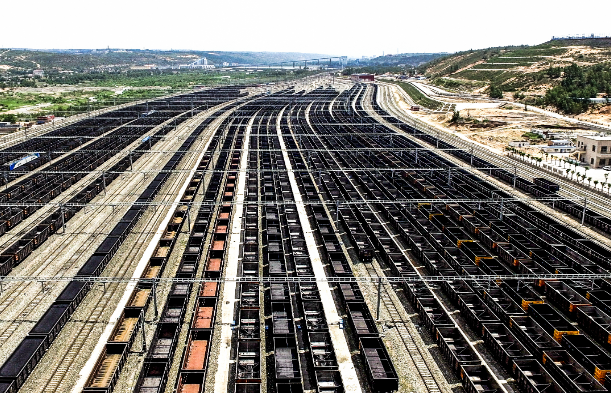 sxcoal's tweet photo. #Daqin railway, a major #coal artery to northern transfer ports in China, reopened to traffic at 12:55 April 15 after a train derailment a day earlier, according to China State Railway Group. https://t.co/L6CTd97YQO https://t.co/GJGib2LCP8