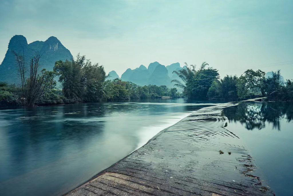 Guilin__China's tweet photo. It is a pity not to visit the Lijiang River and the Yulong River when traveling to Guilin. The latter appeared in the recently released movie "Fantastic Beasts: The Secret of Dumbledore ", Let’s enjoy the scenic river.
#picturesqueguilin
#Livinginnature
#discoverguilin https://t.co/mb2TsCR03Y