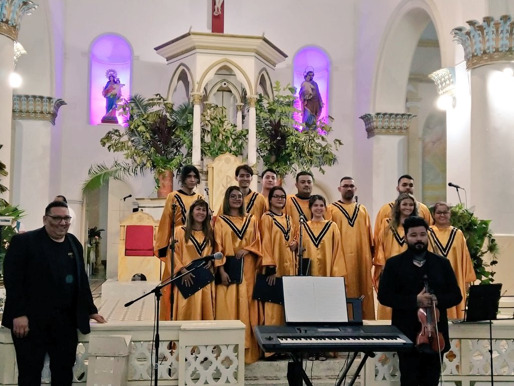 Zulyta_E's tweet photo. Gracias @gelchinacota Alcaldía de #Chinacota por la invitación. Lindo concierto de #musica sacra.
#Coral Orfeón #Cucuta
Organización #Asomusic
Iván Tarazona. 🎶🎼👏🏼
#JuevesSanto https://t.co/OyhEvjmnbR