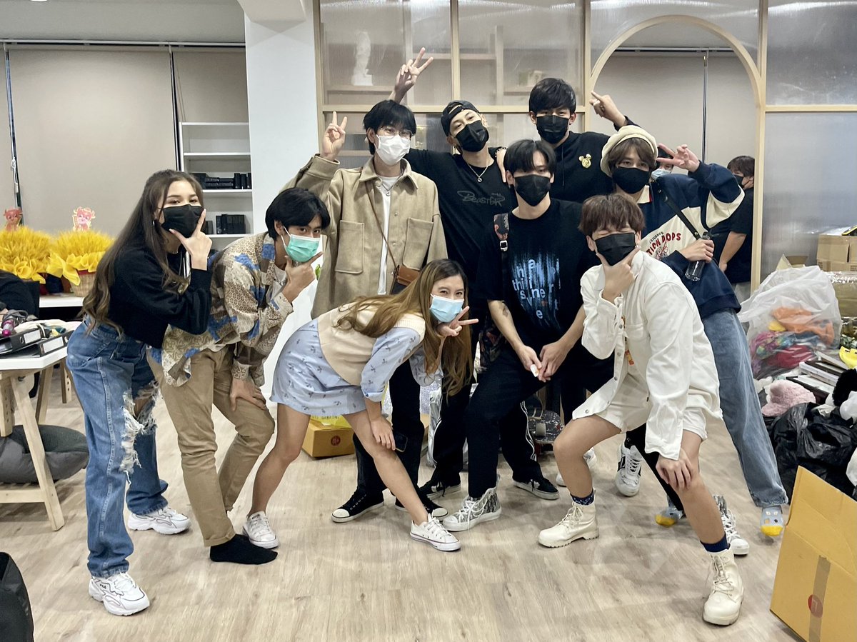 peony7_peony's tweet photo. D15 : #WITHFREINDS #OhmFluke 

UWMA Family , LoveAt9 gang 

#30DayOhmFlukeChallenge https://t.co/yY9XuTmmHv