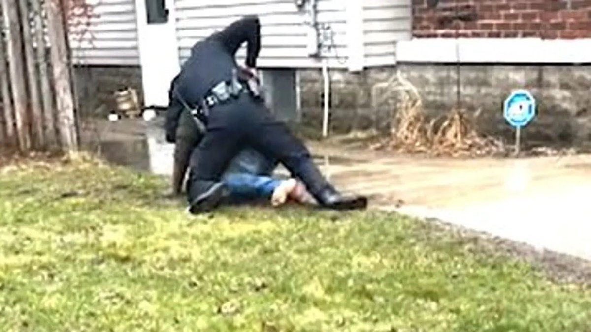 LeftSentThis's tweet photo. Patrick Lyoya was a victim of Police Terrorism. He was chased, forced to lay face down , as a white cop took a knee on his spine, and shot him in the back of the head.

Sadly, Police Terrorism is no longer a “hot topic.” Folks have moved past caring about Black police executions. https://t.co/Zz3bAIBBr6