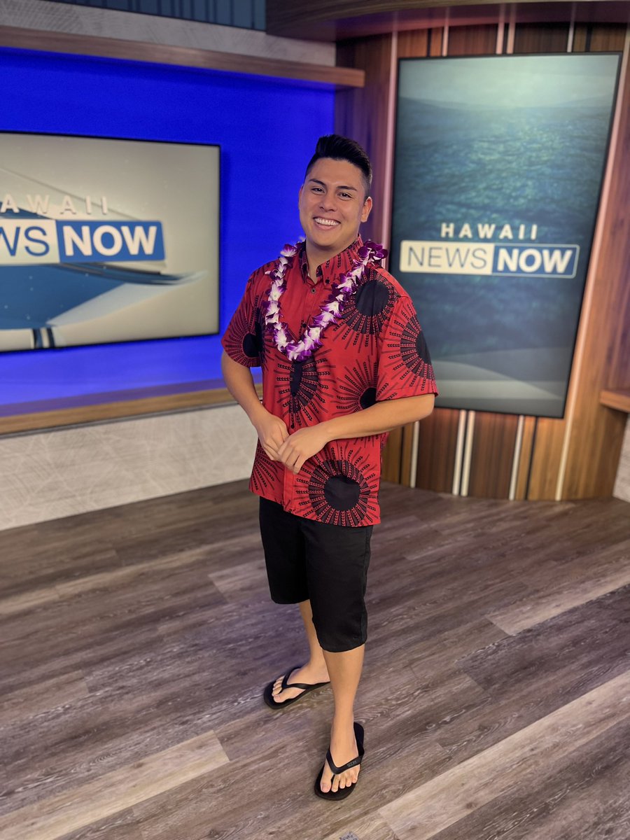 DillonAncheta's tweet photo. Slippah kine News action🩴🤣💙

Counting down the days till I fly out to Hilo to cover the 59th annual Merrie Monarch Hula Festival! Be sure to say aloha if you catch me around town! 🌺 #BLESSED 🙌🏼 
#MerrieMonarchDasWhy #NewsLife #HNN https://t.co/rZufPQncic