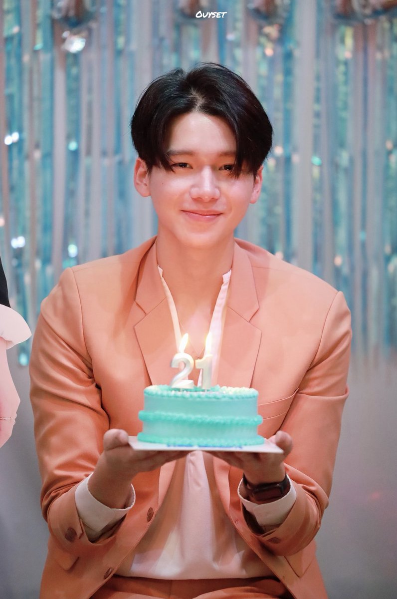 ouyset's tweet photo. 🎂
@oohmkrit 
#HappyOhmkritDay
#ohmkrit
#อิฐของโอม https://t.co/cxk93chtoP
