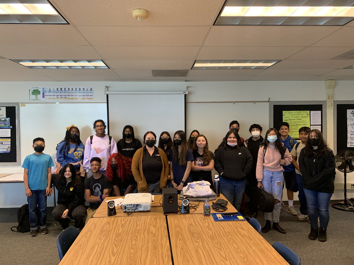 geoffzam's tweet photo. Congratulations to these 8th Grade Awesome Cougar Scholars—they registered for college today! MUSD’s Early College Program that partners with Citrus College is changing trajectories! #santafestandup #MUSDproud https://t.co/vMfD7LKOFC