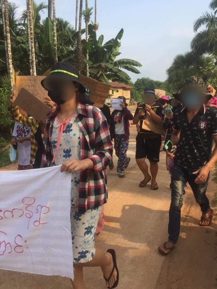 Anti-fascist movement of young people from Dawei, YaePhyu tsp, AeKaNi vlg.
#RevolutionaryThingyan
#2022Apr15Coup
#WhatsHappeningInMyanmar