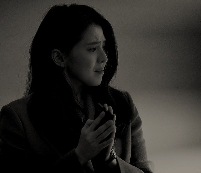 RaungHarsa's tweet image. ️️ 
️️ 

️️ 
I’ll answer with, “So, after all this time you only fall for my brain? Cukup. Tidak usah kau jelaskan lagi padaku. Semua sudah jelas, Mas Heng.”

*menangis*
*pegi*

️️ 

️️