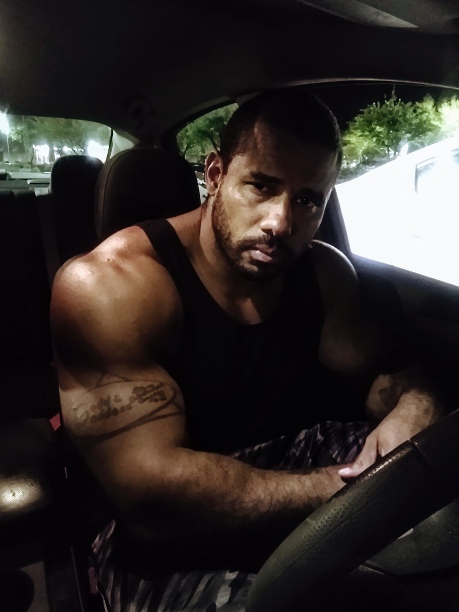 samsonbiggz's tweet photo. When will you niggaz learn? 🤨  #samsonbiggz #kingofarizona #musclegodsamson #malemodel #maleonlyfansmodel #onlyfans #musclehunk #musclestud #musclegod #Influencers #investor #businessman #entrepreneur #crypto #titano #safuu #spere #bakedbeansminer https://t.co/j21dfaV92I