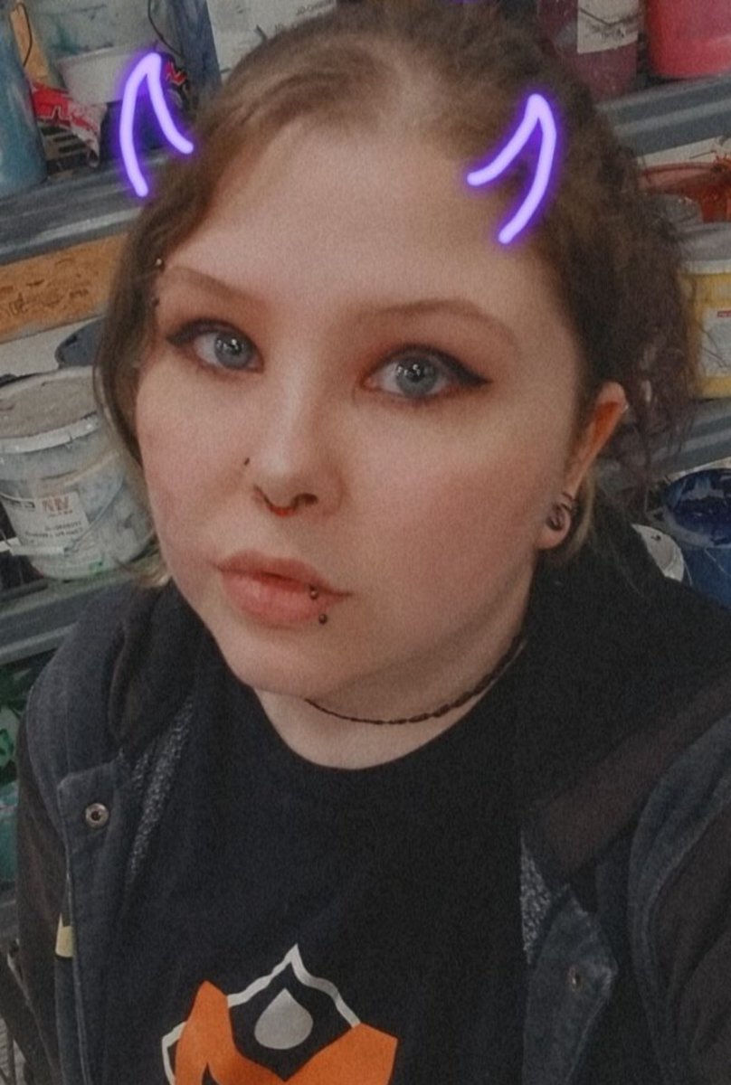 issylynn's tweet photo. #selfiesforchan
I know I'm late but here are the selfies you asked for. Also just wanted to show y'all my custom plugs! 🙈😁 https://t.co/q9P6yL06B5