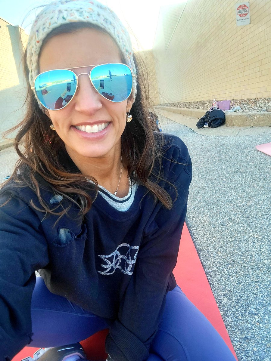 CarrieTergin's tweet photo. EXACTLY what I needed tonight Moon Yoga - Yoga Mala #MoonYoga #WelcomeSpring 💗🌕 https://t.co/ve8P5fb4GM