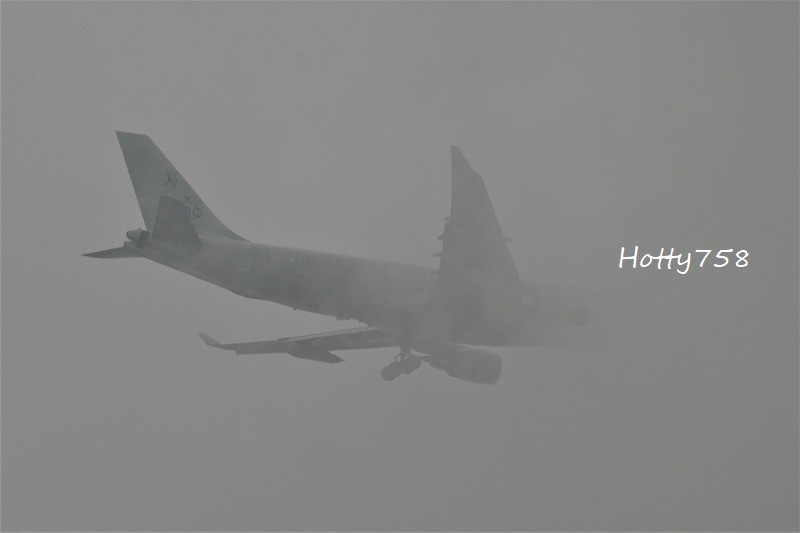 Hotty7581's tweet photo. #kc30 が通過ー。
この雲を味方にした写真が撮りたかった・・・。
#小牧基地 2022 #raaf #a39004 #千種区上空 https://t.co/icw7k1DVZ9
