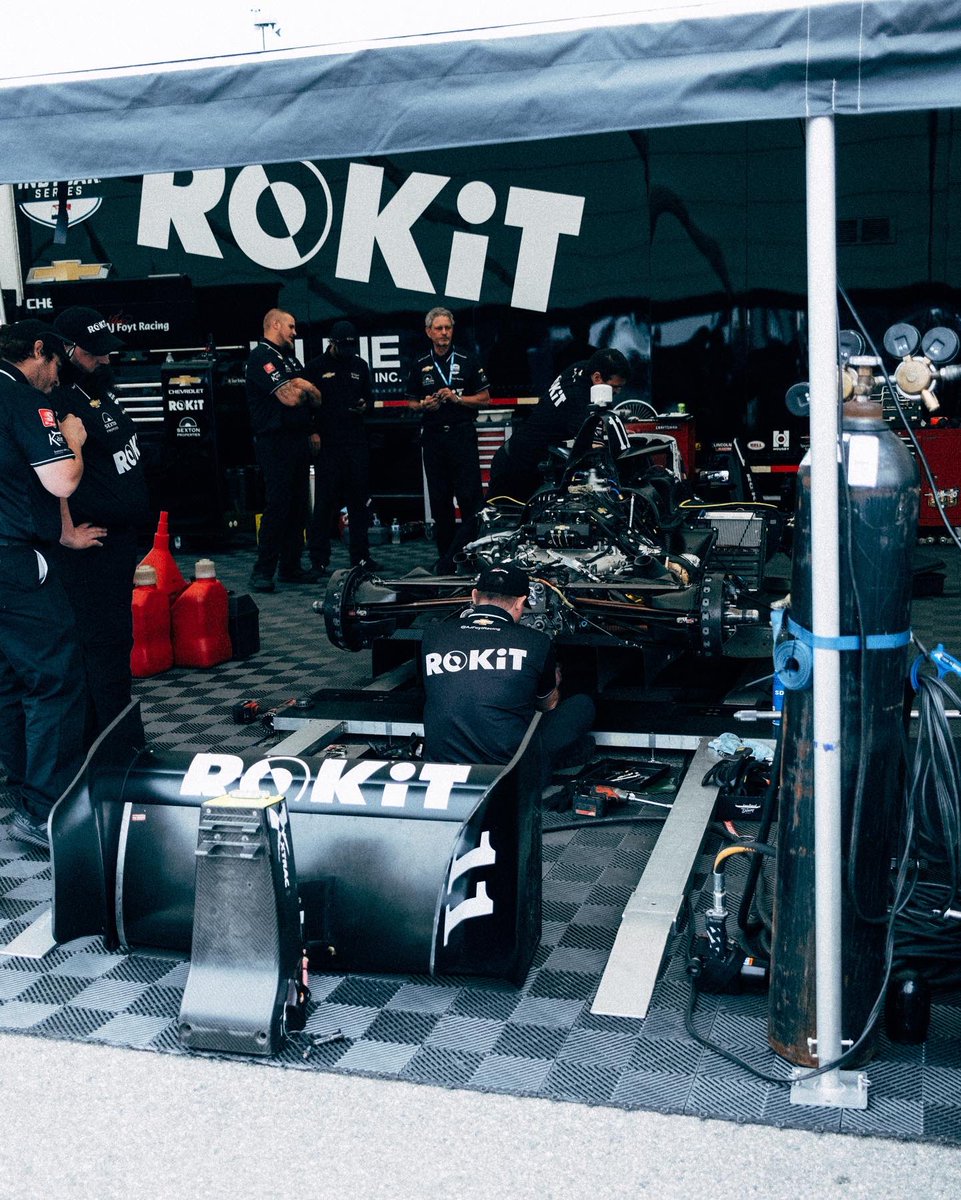 _wnek_'s tweet photo. 11:11 @TataCalde @AJFoytRacing #indycar #longbeachgrandprix #fujifilm #motorsportphotography #x100v https://t.co/eCQCe4rAdZ