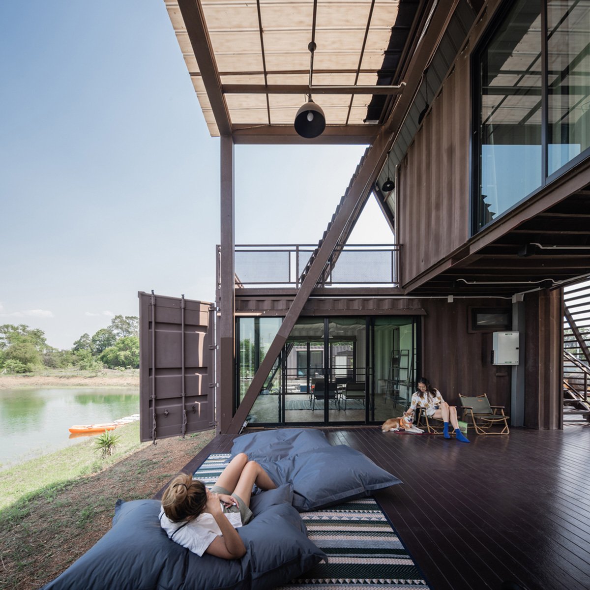 dnahinga's tweet photo. A Frame + Container Home
All the 4 advantages of a Shipping Container House can be seen here
1. Contained Space - Kitchen
2. Terrace Space - Bedrooms Above
3. Low Cost Foundations
4. Move 2 finishes immediately after structure
#ThinkingWell
#FreedomWork
#SketchItBuildIt
#DIY https://t.co/ds7JbHQhUW