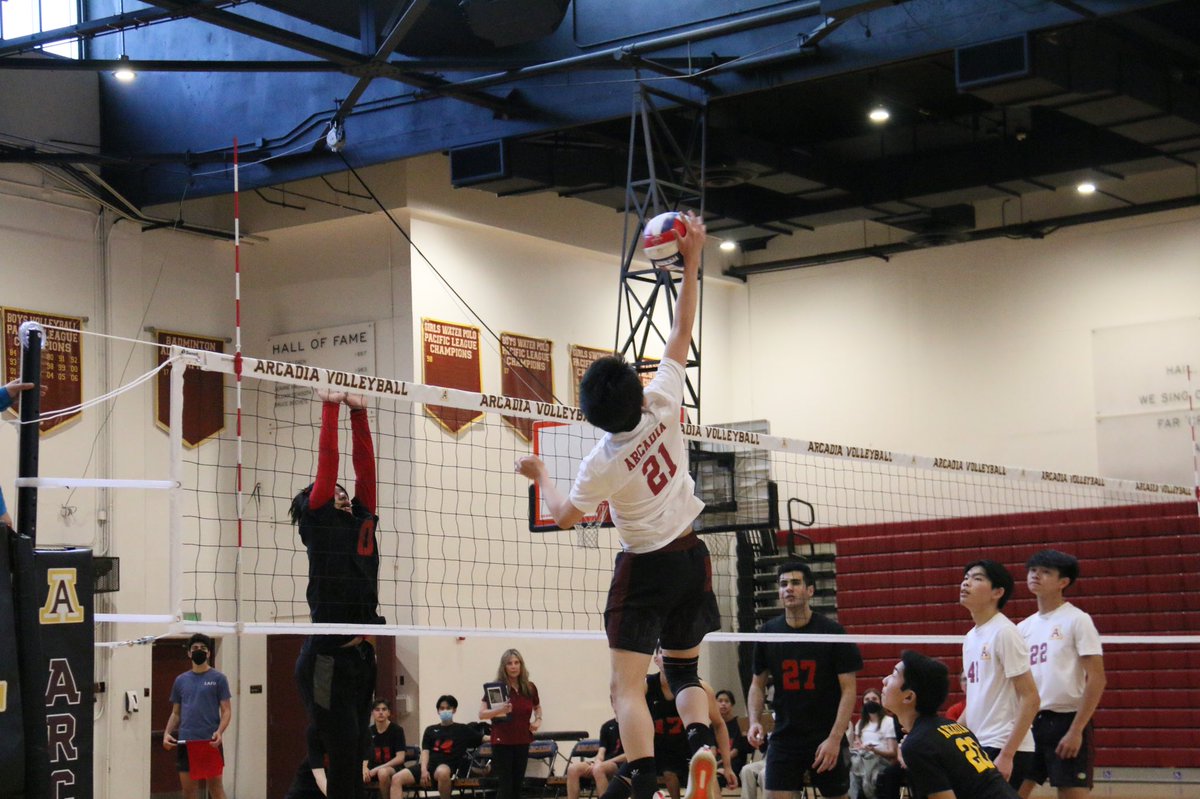 So glad I got to attend today’s volleyball games against Glendale! Congratulations to both the Varsity and JV Boys Volleyball teams for their wins today! For more photos, visit the AUSD Facebook page 🥳🏐#ArcadiaStrong