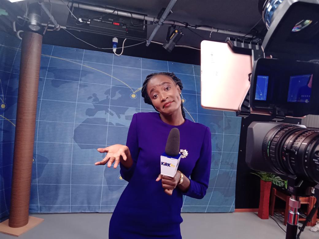 Aidah_munzatsi's tweet photo. When you are a journalist and hear people talk of the #longeasterweekend 😰 and you'll be on duty working your a** off.
Anywho, Jesus is the reason for the season 😩 Happy #EasterHolidays 
#journalism #media #journalismmatters https://t.co/pB7kLPfpIf