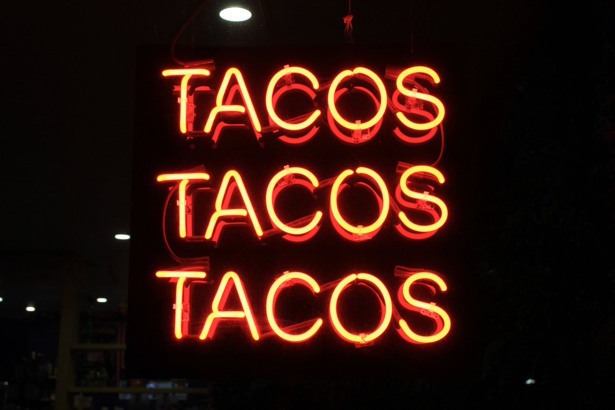 When I’m stoned this is the sign I hope to see at 2:00am 👇🏼