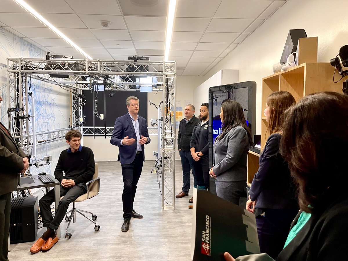San Francisco Mayor London Breed visited the Accenture Innovation Hub today. Mayor Breed then went on a journey into the metaverse with our newly established volumetric video studio. #acccenture #volumetricvideo #futureofmedia