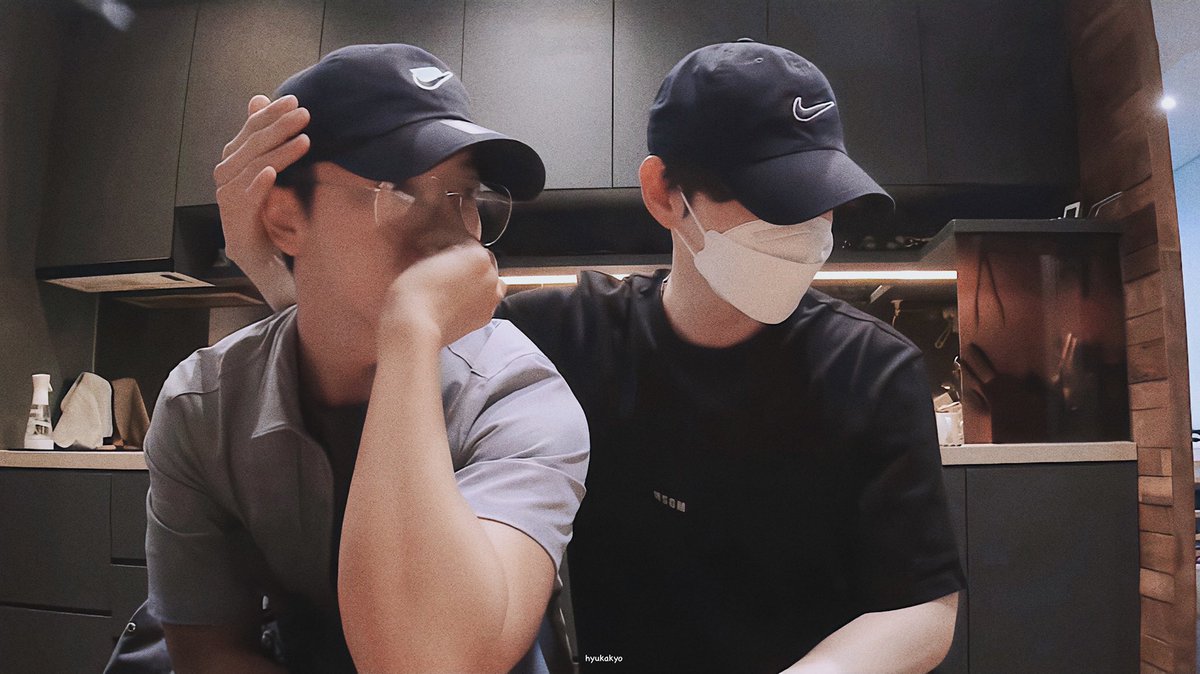 simjangsarang_'s tweet photo. Still waiting for this vlog from either or both of you, haha. Happy EunHae day!
#은해야_결혼_해주세요
#HAPPYEUNHAEDAY
#HAPPY415 https://t.co/3WIvEvKnLX