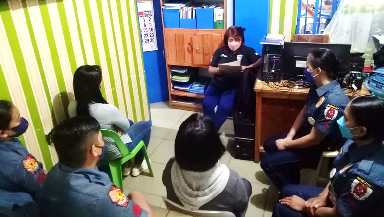 PNPTuba's tweet photo. WEEKLY SHARING OF THE WORDS OF GOD
Life coaches of Tuba MPS shared the words of God to the policemen of Tuba as part of the PNP's  internal cleansing program.
#tubamunicipalpolicestation
#PNPKakampiMo
#tubamps
#TeamPNP
#WeServeAndProtect
#PNPMakaDiyos https://t.co/Kdzic2x6G4
