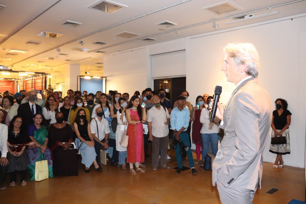 elebrundamiens's tweet photo. This week we unveiled the #BonjourIndia exhibition “Science beyond borders” which reflects on the collaboration between 🇮🇳 &amp; 🇫🇷 scientists. Who said science wouldn’t draw a crowd? Many soulful stories about personal encounters, amazing to see what we owe to personal friendships! https://t.co/irenjDGWRb