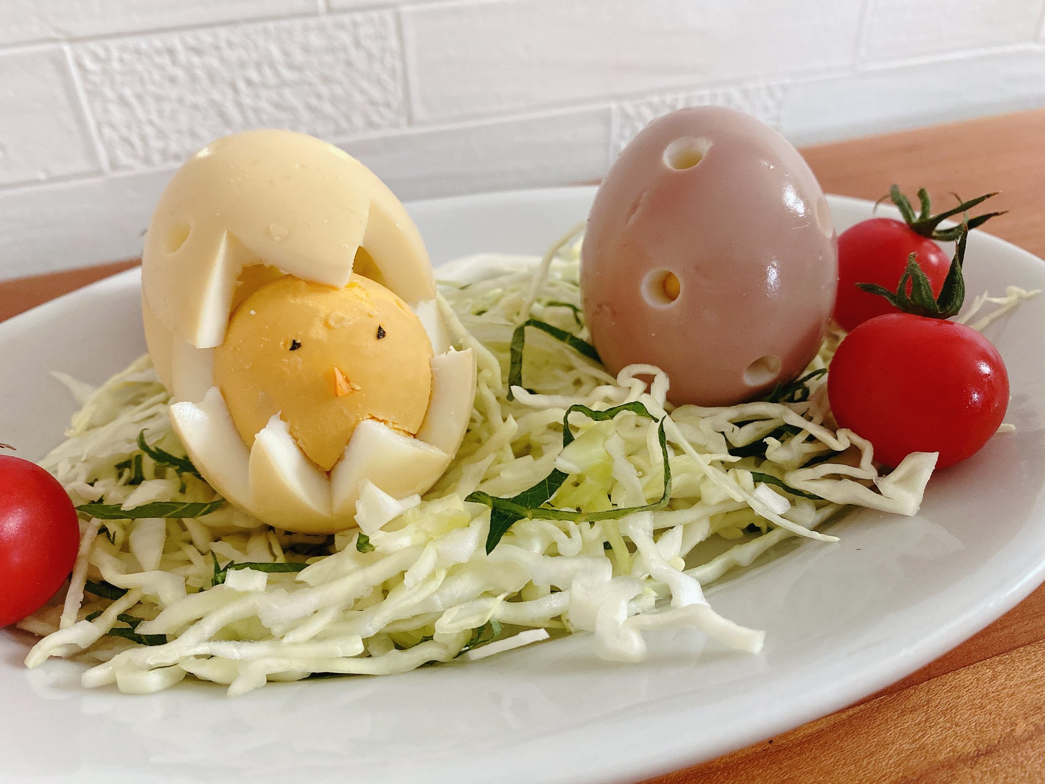 ピーカンナッツの砂糖漬けを使ったイースターサラダのレシピ