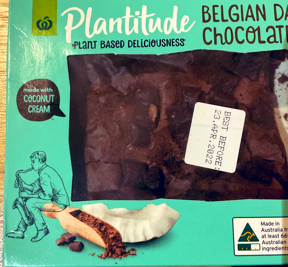 yinyangman69's tweet photo. Partner bought me a treat but I have serious questions about the origin of the chocolate.
How hard is that sax player blowing? #brownnote https://t.co/QJEagmqVGg