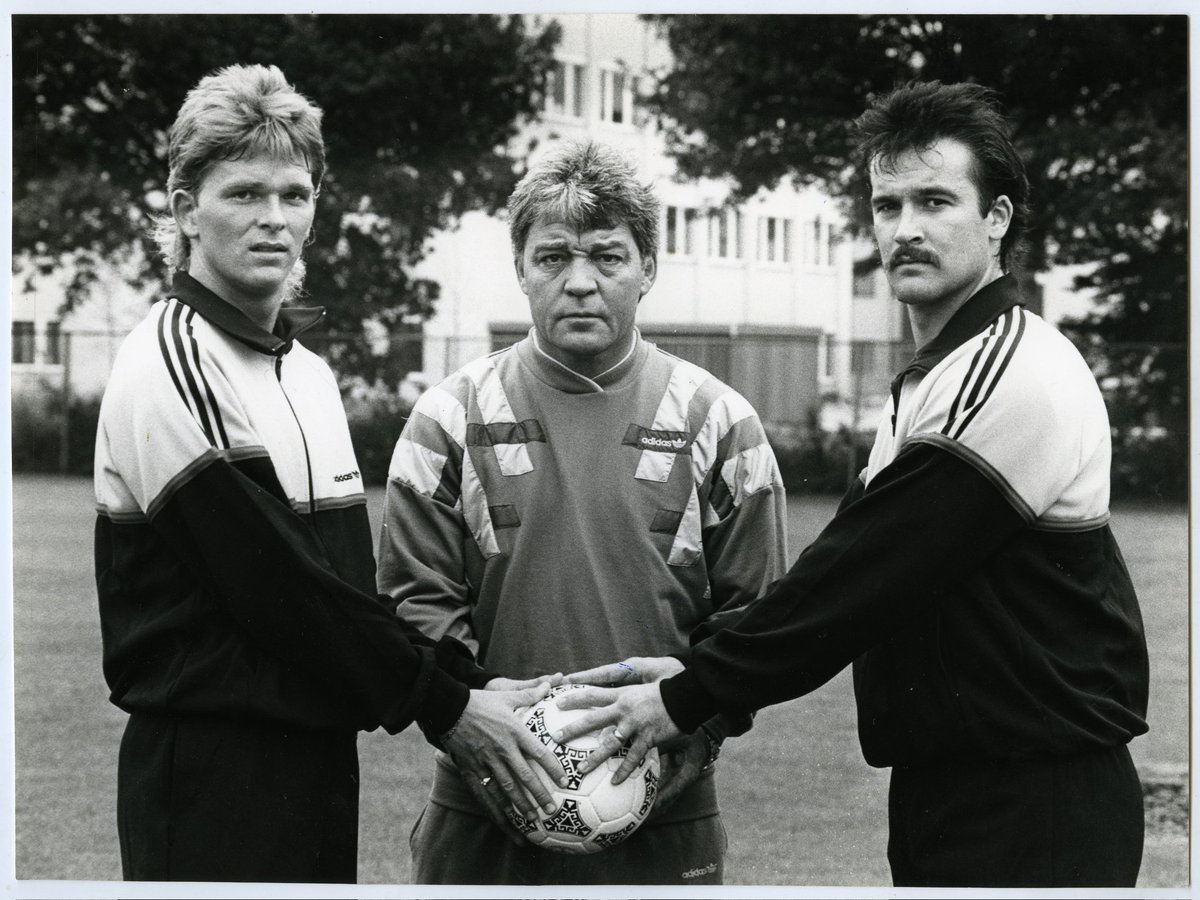 PECZwolle's tweet photo. #CultFriday 💚 https://t.co/onWJOcY7Q7