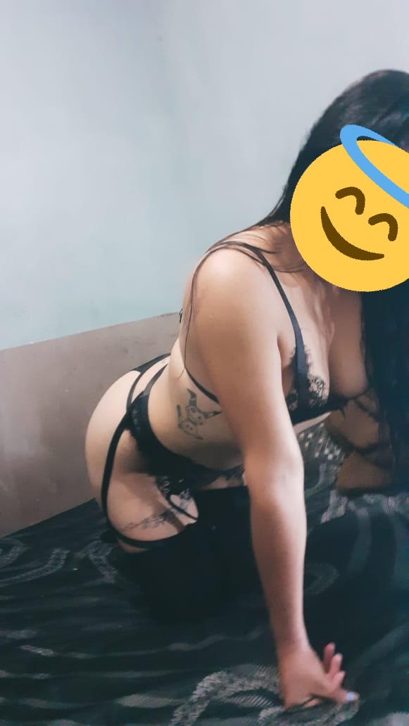 ZaiLucifer's tweet photo. Ay! Que calor hace🥵 
Me traen un helado?🥺🤫 https://t.co/uJUlKfKTxo