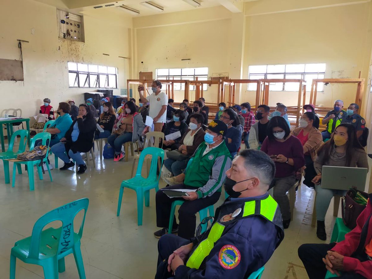 PNPTuba's tweet photo. PEMS Chester Laus, MESPO of Tuba MPS, conducted information drive on checkpoint guidelines during the General Assembly in Sto. Tomas, Poblacion, Tuba, Benguet. 
#tubamunicipalpolicestation
#tubamps
#PNPKakampiMo
#TeamPNP
#WeServeAndProtect https://t.co/1W4TbcTBIZ