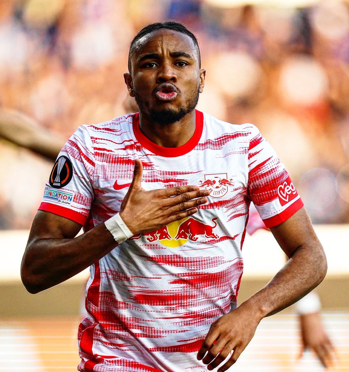 🏟 43 matches
⚽️ 30 buts
🎯 18 passes décisives

Voilà la saison de fou qu’est en train de réaliser Christopher Nkunku. 🔥🇫🇷