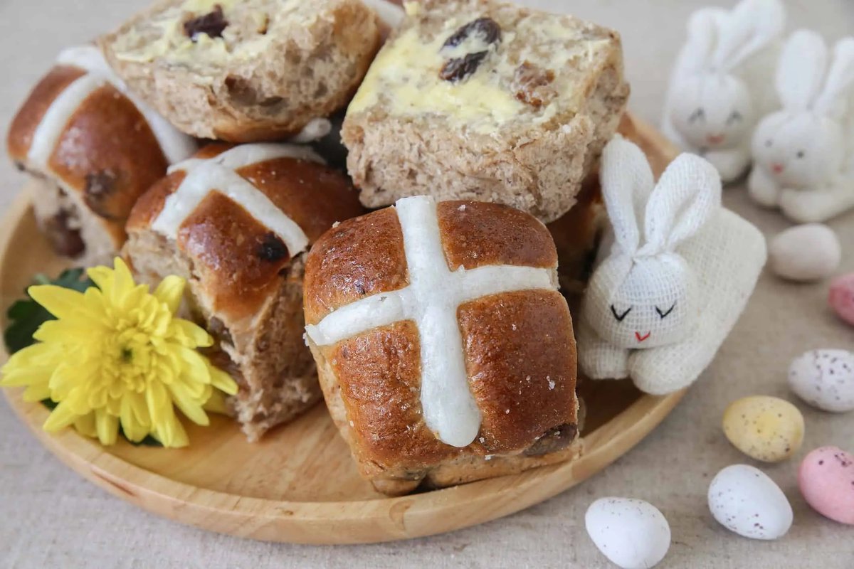 HolParkScene's tweet photo. Are you offering Hot Cross Buns to your guests this weekend?
** ** ** ** ** ** ** ** ** ** ** ** ** ** ** ** ** ** **
#HolidayParkScene #HolidayParks #CaravanParks #Campsites #Glampsites #HotCrossBuns #Easter #GoodFriday #EasterBreaks #FreshBread @HolParkScene https://t.co/x3m1uQniUq