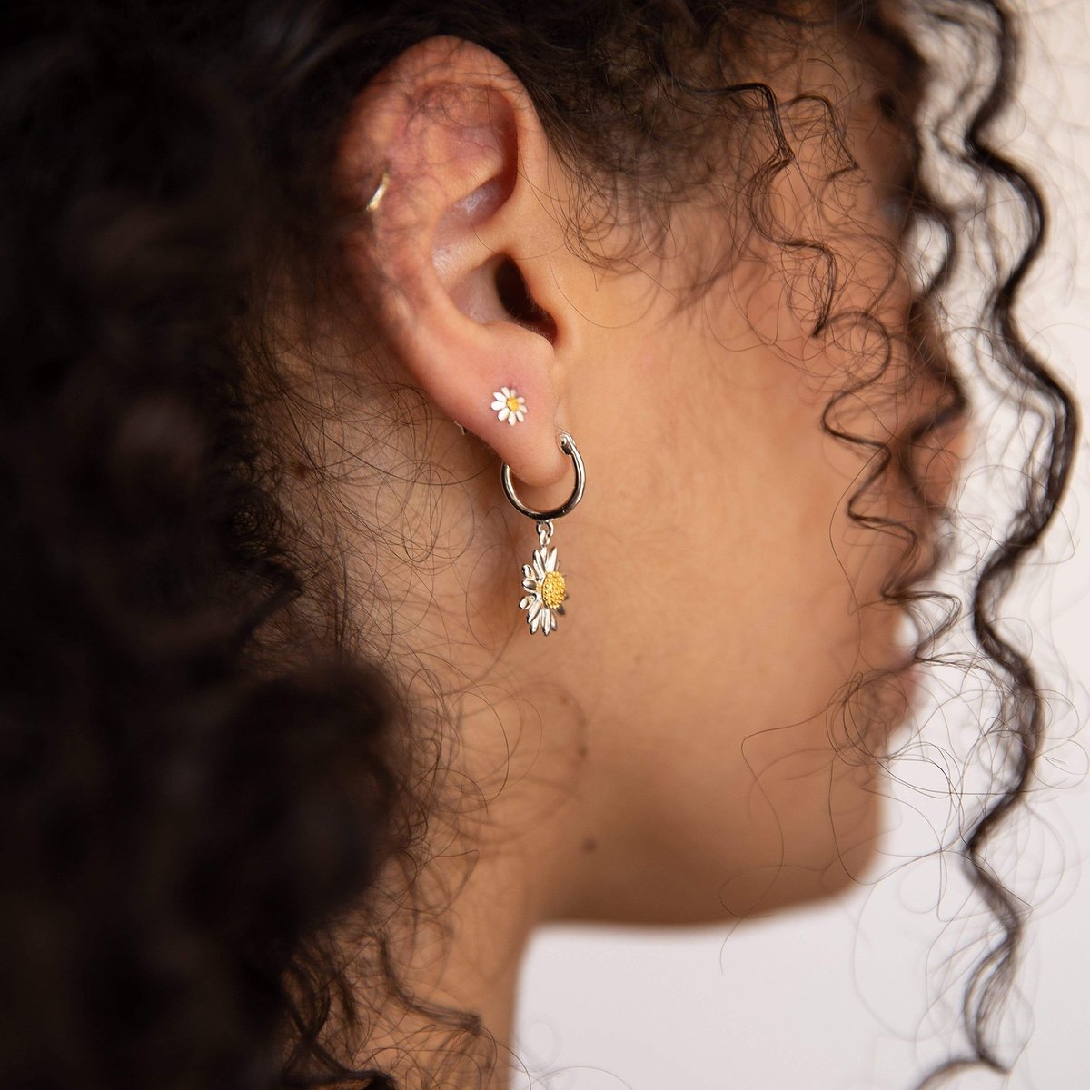 IconicCbury's tweet photo. Gooood Friday!! Don't forget these cute silver Daisy studs are yours FREE with every £69 purchase of Daisy London Jewellery in store 🌼
#freegift #giftwithpurchase #daisyjewellery #daisylondon#silverjewellery #shopsmall #supportindependentbusiness #beiconic https://t.co/K6fVWkMYrD