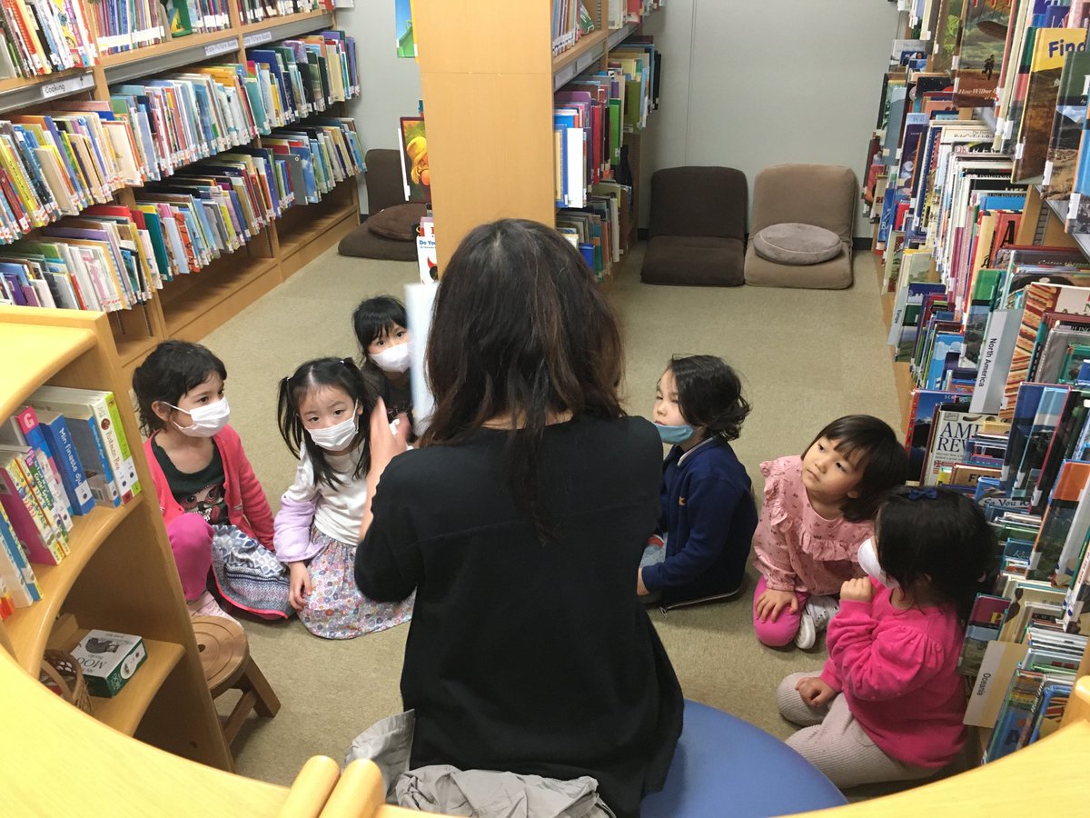 MSTokyoLibrary's tweet photo. Rainy days make for busy days in the library!#WeAreMST https://t.co/zwzyCO2TO9