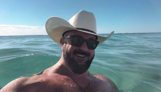 BE LIKE WATER https://t.co/5uUVXbJiwY