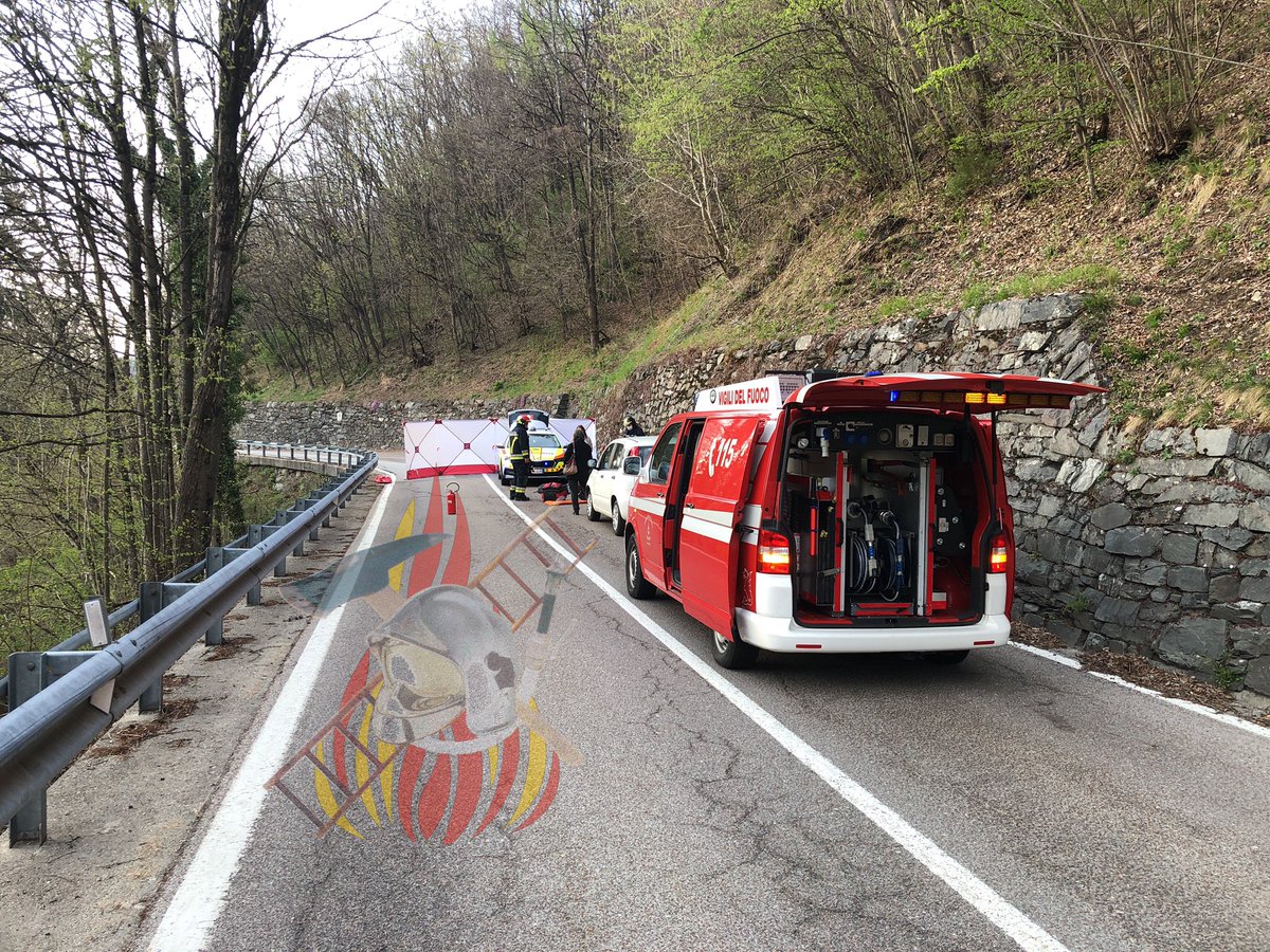 VVFLevicoTerme's tweet photo. 12/04/2022 ore 18:41 #incidente motociclistico #SP228 https://t.co/z4dKFvozM1