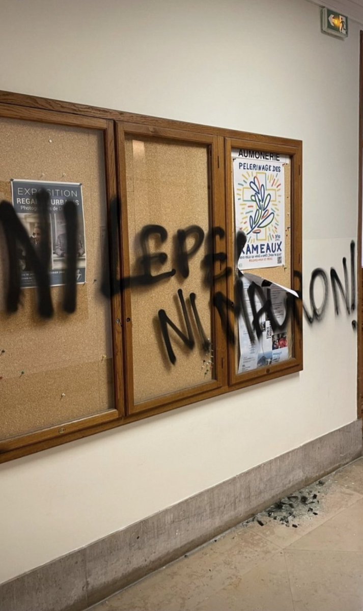 Une pensée pour les agents d'entretien qui nettoieront ces tags abstentionnistes et qui auront, pour la plupart d'entre-eux, à subir la préférence nationale.