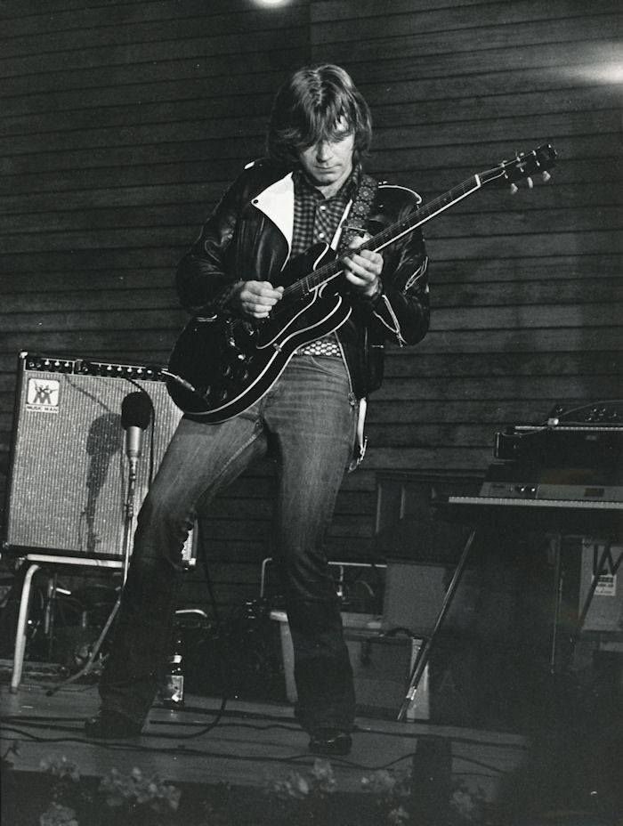 Back in '82 I was in the midst of a run of Reading Festivals. Saw some terrific acts, but the real test tended to be an ability to get the crowd going in the afternoon, without a light show etc. This man did. Happy Birthday 'The Welsh Wizard', Dave Edmunds. #wales #daveedmunds