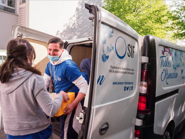 Gazellemag's tweet photo. Ramadan 2022 : la générosité de nos donateurs fait toute la différence !
Le SIF apporte une aide alimentaire aux plus vulnérables, tout en développant des projets humanitaires sur le long terme. 
@SIF_ONG https://t.co/uFUEhfcMJ8