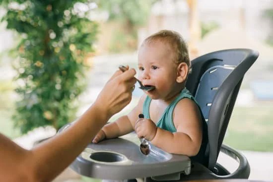 SRAEnutrition's tweet photo. 📢👶🍼🥕 Un webinaire sur les nouvelles recommandations en nutrition des 0-3 ans est proposé aux professionnels de la petite enfance le 25 avril de 14h à 15h30 par @AssociationDpsp
⏩Inscription : https://t.co/9Ao1zHSVWj
@ProgrammeMalin @ForumToutPetits #enfants #alimentation https://t.co/rFfhUee74h