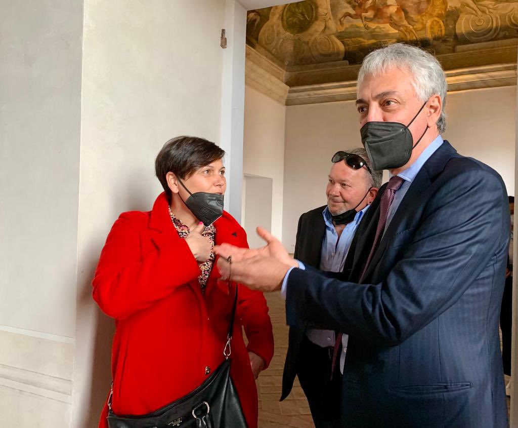 eleonoramattia1's tweet photo. A #Valmontone e #Labico con l'assessore Orneli sui finanziamenti della Regione Lazio a sostegno delle #retidimpresa nei territori e per l'avvio e il consolidamento dell’ #imprenditoria femminile e giovanile.
Ci sono le condizioni per guardare al futuro.
#conlatestaconilcuore https://t.co/KQVxFPG0js